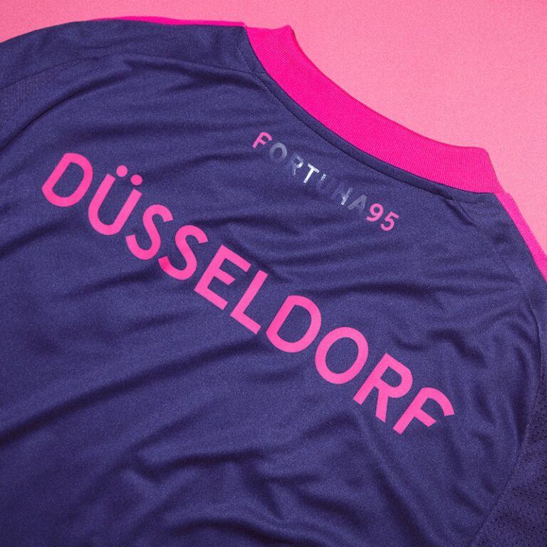 Durch Mut Zum Erfolg Das Ausweichtrikot 2024 25 Im Lila Retrodesign