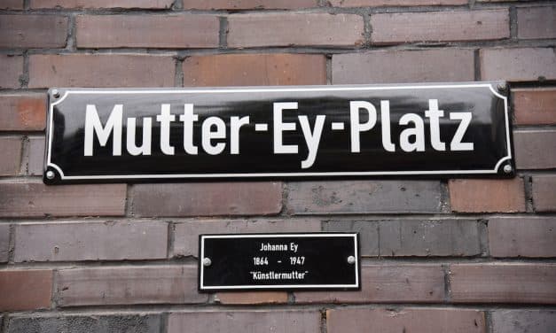 Mutter-Ey ihr neuer&nbsp;Platz