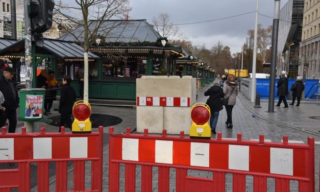 Neue Betonpoller am Nordende der&nbsp;KÖ