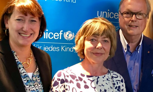 Zwei Düsseldorfer bei der UNICEF Tagung in&nbsp;Köln