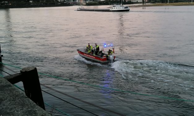 Suchaktion nach vermisster Person im&nbsp;Rhein