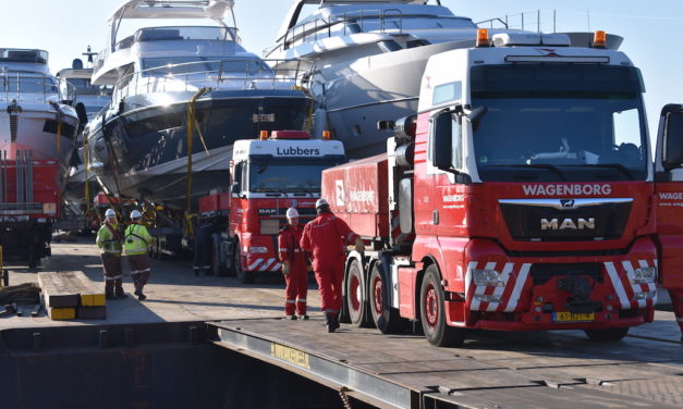 Ankunft der Superyachten zur&nbsp;boot