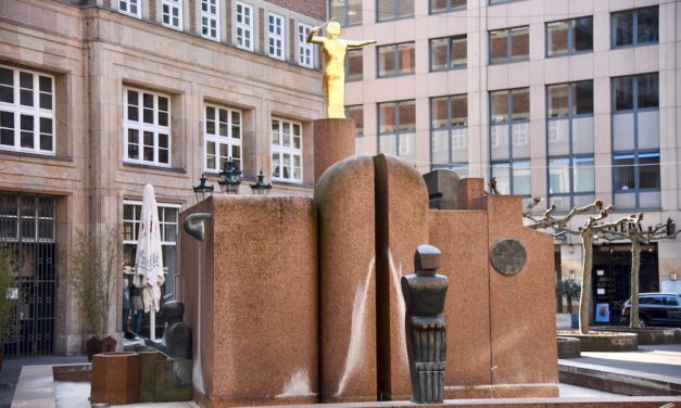 Düsseldorfer Brunnen — noch sprudeln sie&nbsp;nicht