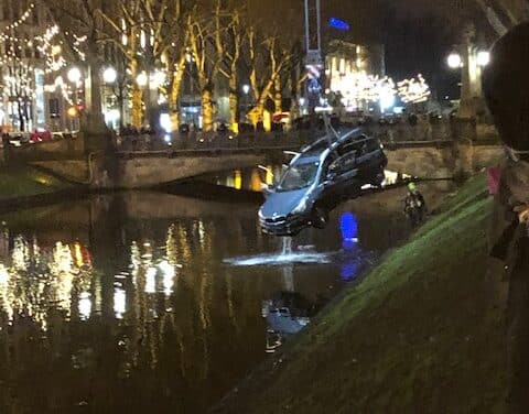 Auto landete Silvesternachmittag im Kö Graben