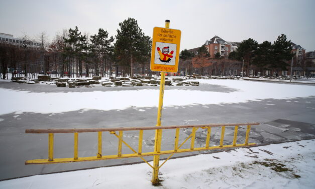 Feuerwehr appelliert: Eisflächen auf Gewässern nicht betreten!