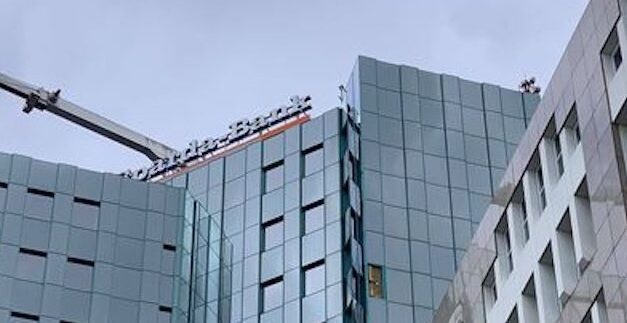 Glasplatten heruntergestürzt