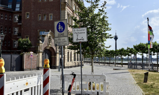 Neue Regeln für E‑Scooter-Nutzung an der Rheinuferpromenade: Test läuft weiter