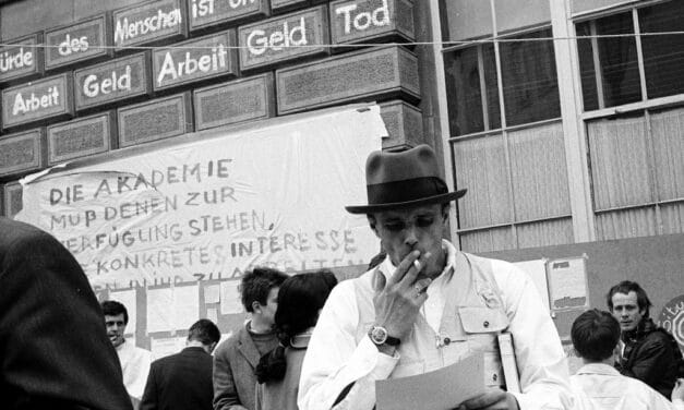 Stadtmuseum zeigt digitale Bildprojektion von Katharina Sieverding