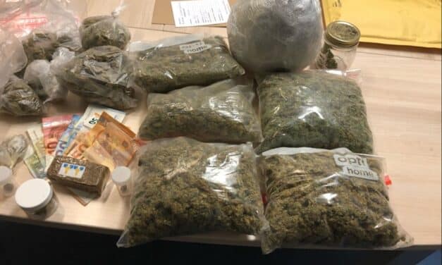 Dealerwohnung aufgeflogen — 1,5 Kilogramm Marihuana, 1,5 Kilo Amphetamin und 16.250 Euro sichergestellt