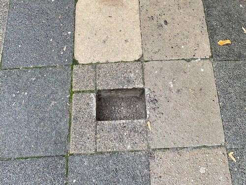 Nach Diebstahl zweier “Stolpersteine” — Staatsschutz ermittelt und sucht Zeugen