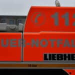 Verkehrsunfall in Mörsenbroich – Fahrer aus VW Polo schwer verletzt