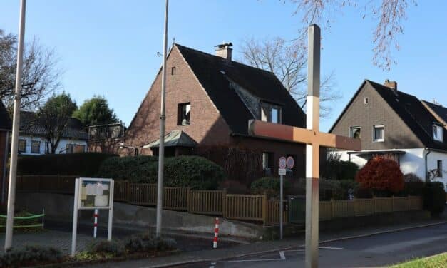 Nach Diebstahl von Wegkreuz — Polizei ermittelt und sucht nach Zeugen