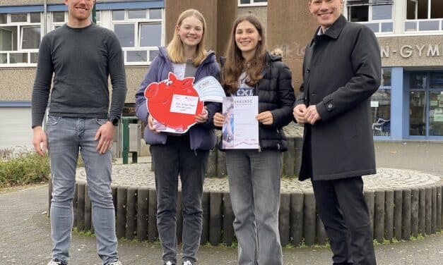 Zehntklässlerinnen fahren Gewinn beim Planspiel Börse&nbsp;ein