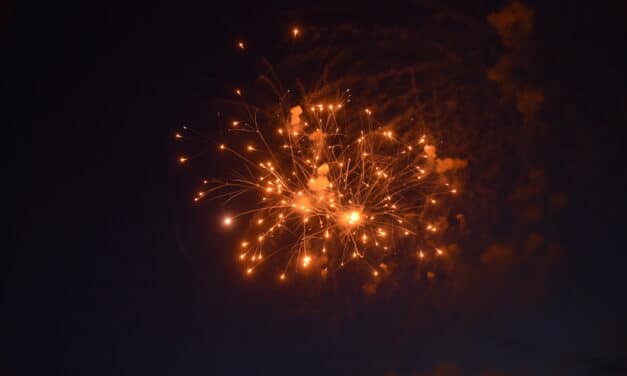 Kirmesfeuerwerk will mit großer Bandbreite beeindrucken