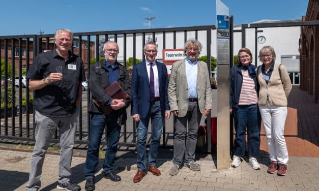 Neue Stele des FlingerPfads erinnert an das Pferdebahn-Depot auf der Erkrather Straße