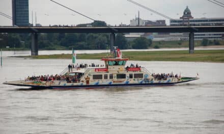 Niedrigwasser stoppt Kirmesfähre – Vertrag sichert Zukunft