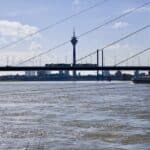 Seilprüfung bis Freitagmorgen: Umleitung über Rheinkniebrücke und Rheinufertunnel