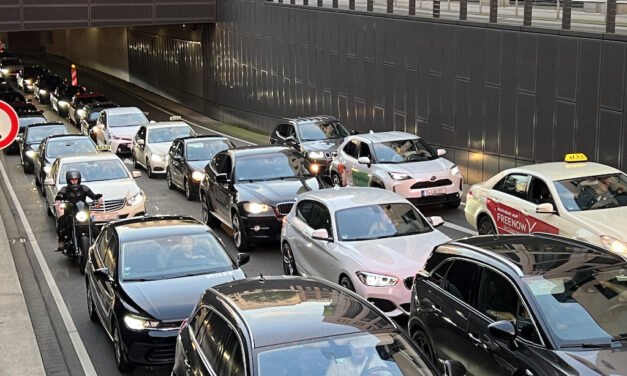 Chaos im KÖ Bogen Tunnel