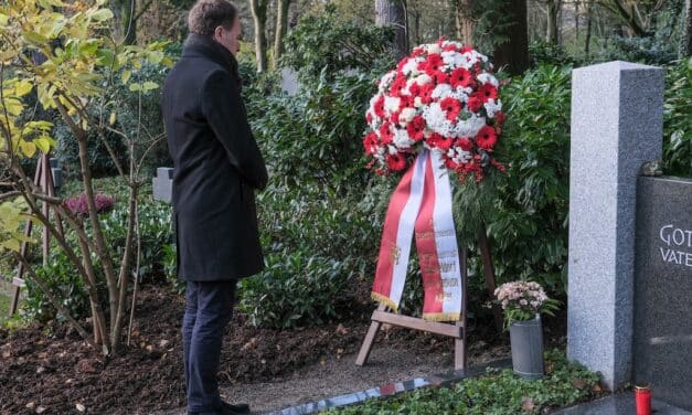 Kranzniederlegung zum 20. Todestag von Aloys Odenthal