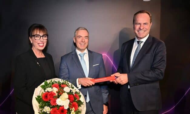 Sparkassenchefin Karin-Brigitte Göbel übergibt Staffelstab an Dr. Stefan Dahm