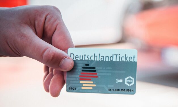 Rheinbahn warnt vor gefälschten Deutschlandtickets