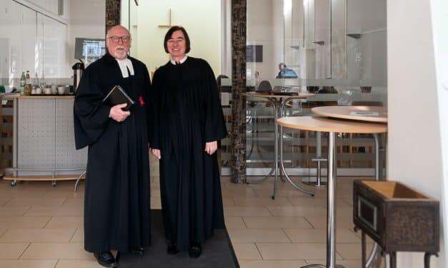 Pfarrer-Ehepaar nach 33 Jahren Dienst in den Ruhestand verabschiedet”