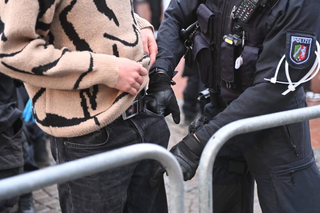 Kontrollen in der Waffenverbotszone © Lokalbüro