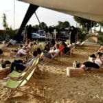 Filmabende unter freiem Himmel: Das alltours Kino 2026 im Rheinpark