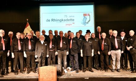 Düsseldorfer Jonges feiern 75 Jahre Tischgemeinschaft De Rhingkadette mit Sonderedition Killepitsch