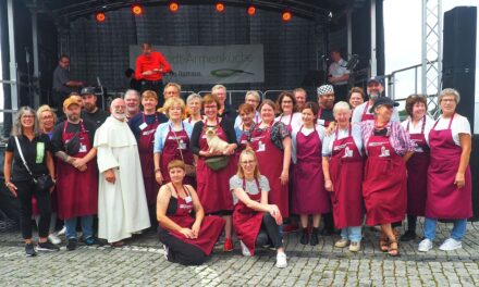 Altstadt-Armenküche feiert 32-jähriges Jubiläum mit „Essen für Arme und Reiche“