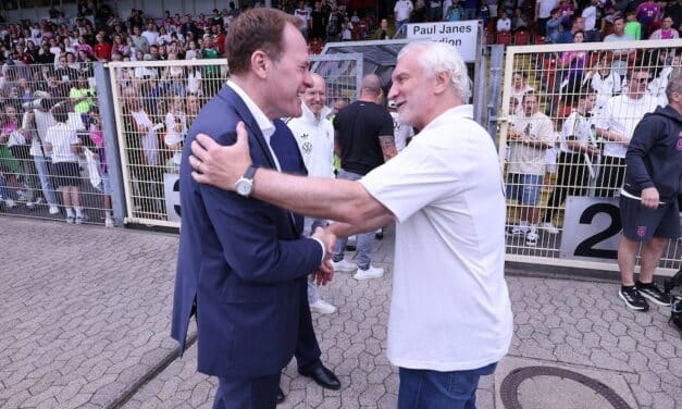Deutsche Fußballnationalmannschaft trainiert im Düsseldorfer Paul-Janes-Stadion