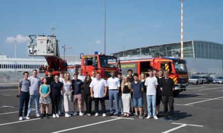 Azubistart am Düsseldorfer Airport: zehn Jahre Ausbildung Werkfeuerwehr und neuer dualer Studiengang