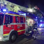 Wohnungsbrand in Mehrfamilienhaus: 10 Menschen und ein Hund gerettet