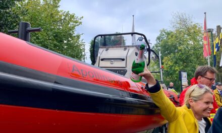 DLRG Düsseldorf stellt neues Rettungsboot „Apollinaris“ in Dienst