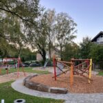 Auszubildende der Stadt haben Kinderspielplatz Am Schwalbenberg saniert