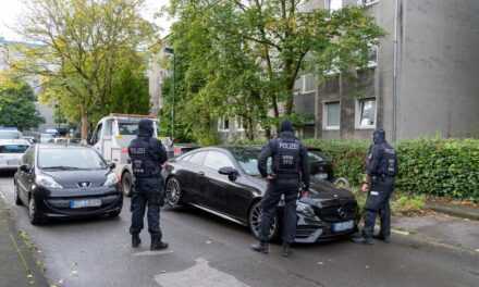 Düsseldorf: Islamistischer Prediger wegen Spendenbetrugs in Haft