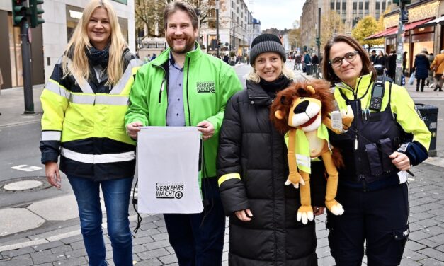 Sicher durch die dunkle Jahreszeit: Aktionstage in den Schadow-Arkaden setzen auf Sichtbarkeit