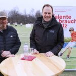 Neues Kunstrasenspielfeld auf der Sportanlage Sankt-Franziskus-Straße eröffnet