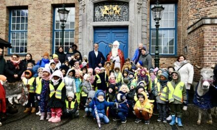 Nikolaus bringt Freude und Geschenke nach Düsseldorf