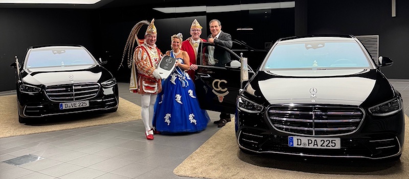 Prinz Andres I. und Venetia Evelyn, CC-Präsident Lothar Hörning und Michael Eßer, Verkaufsleiter PKW © Mercedes-Benz