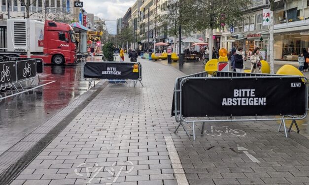 Radverkehr raus aus der Innenstadt? ADFC kritisiert Schadowstraße-Pläne von OB Keller