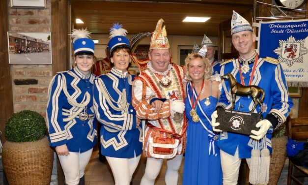 Großes Treffen der Reitsportfans auf Gut Neuhaus: Wiebke Schmitz-Resthöft gewinnt Kommandeurs-Pokal