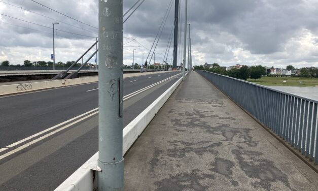 Geländer der Oberkasseler Brücke werden optimiert