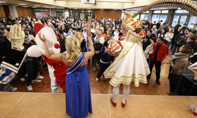 Ein dreifaches “Düsseldorf Helau” am Doppelstandort des Max-Weber- und Walter-Eucken-Berufskollegs,©Landeshauptstadt Düsseldorf/David Young