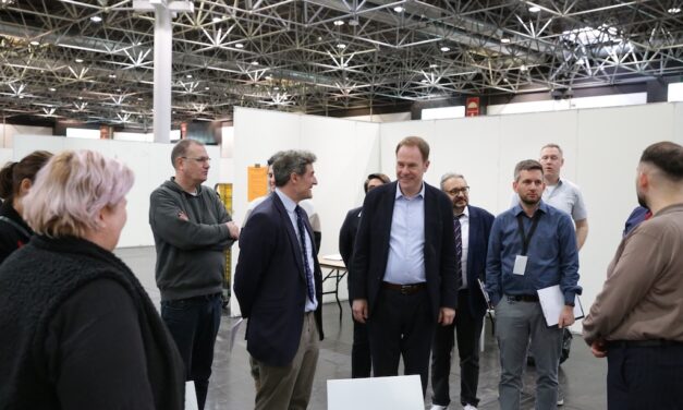 OB Dr. Keller und Kreiswahlleiter Zaum danken den ehrenamtlichen Wahlhelfenden