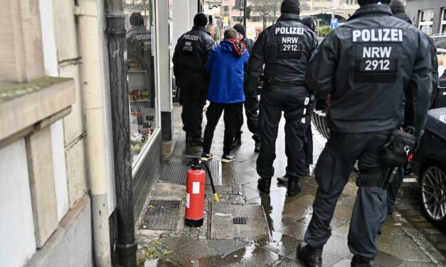 Trickdiebe in der Düsseldorfer Altstadt festgenommen
