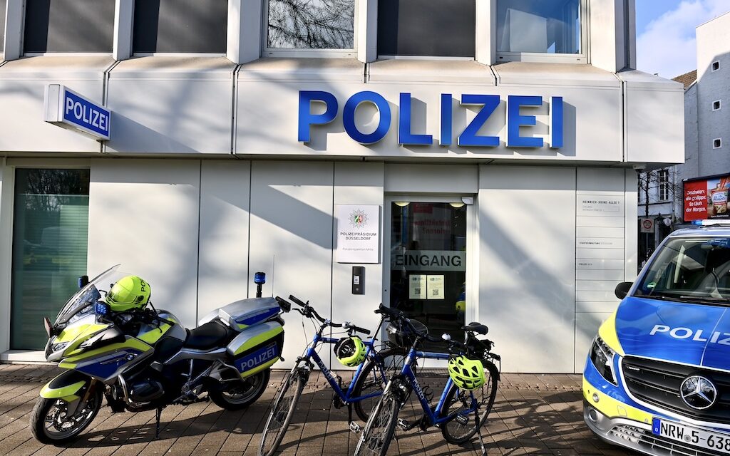 Raub in Unterbilk: Unbekannte Täter reißen Senior Kette vom Hals – Polizei sucht Zeugen