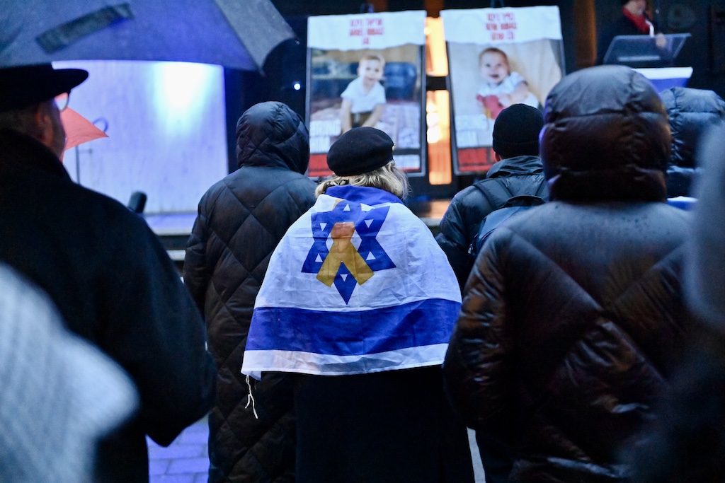 Mahnwache vor Düsseldorfer Synagoge © Lokalbüro