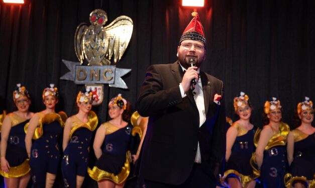 Närrischer Höhepunkt im Kolpingsaal: Die internationale Sitzung des Narrencollegiums begeistert Düsseldorf