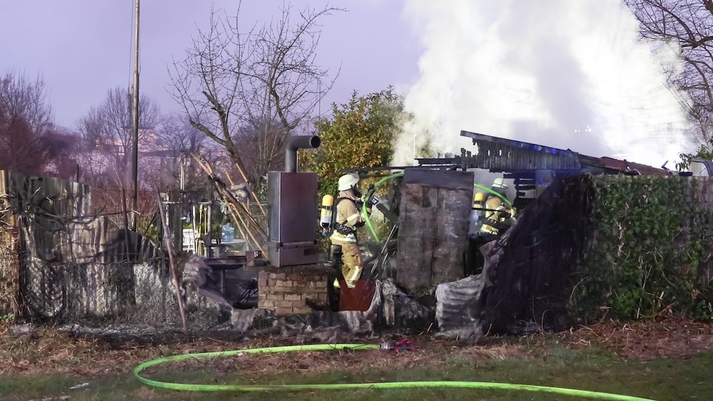 Gartenhüttenbrand in einem Kleingartenverein © Patrick Schüller